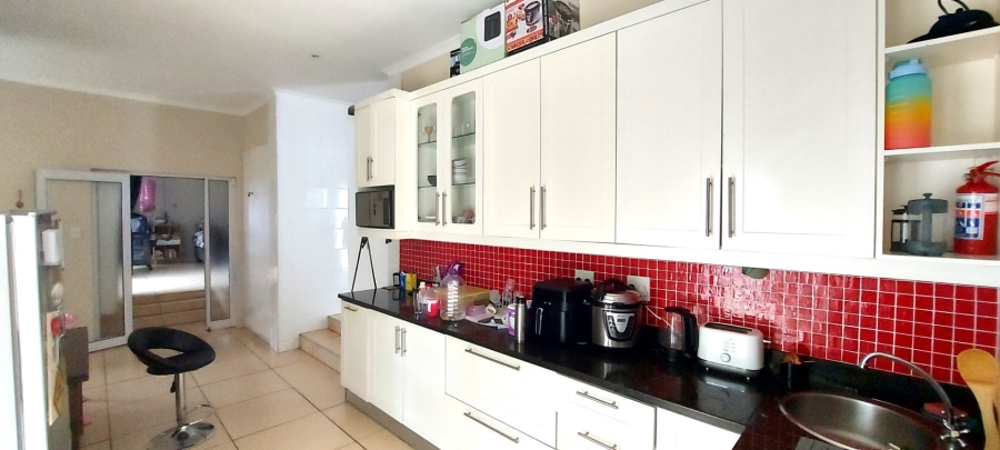 2 Bedroom Property for Sale in Bonza Bay Eastern Cape